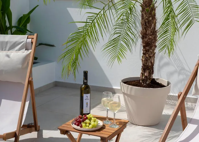 ヴィラ Paros Comfort ナウサ